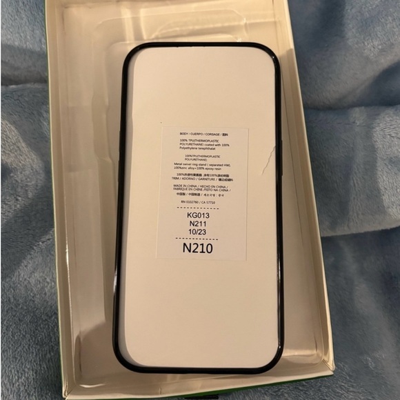 Kate Spade IPhone 13/14 Case w/Ring - Picture 5 of 7